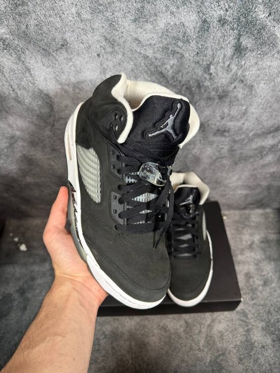 Size 9.5 | Jordan 5 Oreo With Box | Pre-Owned main image 9